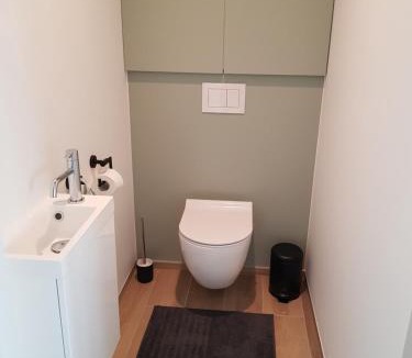 Diksmuide Apartment | Vakantiewoning Ijzerfront 14-18- Ruim 2-slpk appartement met terras & privéparking
