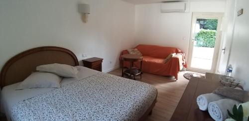 Parigne-lʼEveque Bed & Breakfast | Valérie GOUFFÉ Chambres d'hotes Climatisées