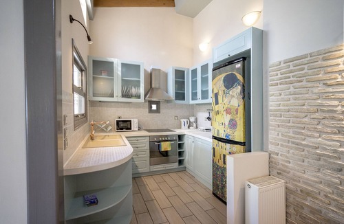 Agia Paraskevi Apartment | Valashouse