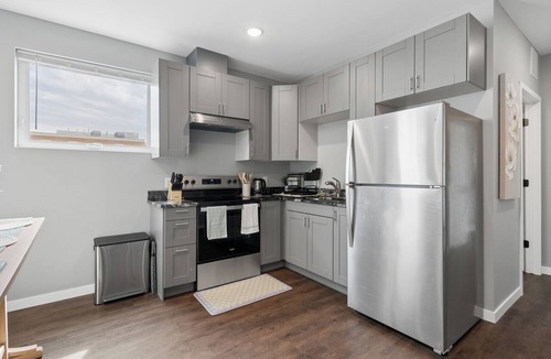 Minneapolis Apartment | Valclyde Cozy Suite-Sleeps 4-Downtown-MPLs