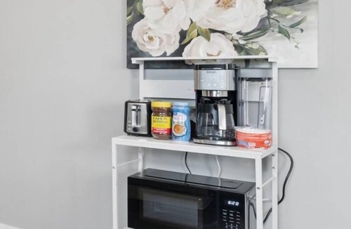 Minneapolis Apartment | Valclyde Cozy Suite-Sleeps 4-Downtown-MPLs