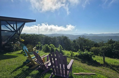 Angeles Sur Cabin | Valhalla cabin with jacuzzi, fireplace and mountain view