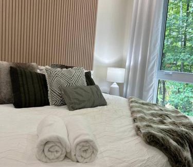 La Conception House | Valhalla Tremblant Cabin Retreat-Your Haven Awaits!