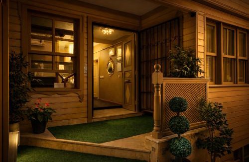 Uskudar Hotel | valide-maide hotel