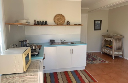 Valla Beach Apartment | Valla Beach Studio Apartment in Leafy Surroundings, close to beach.