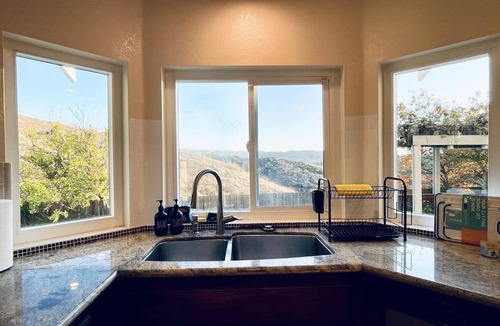 Vallejo House | Vallejo Beautiful 4br Home wt Mountain View/Napa