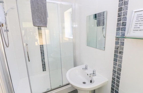 Saundersfoot House | Valley Grove 2