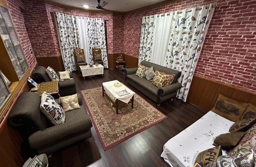 Srinagar House | VALLEY HONEY INN