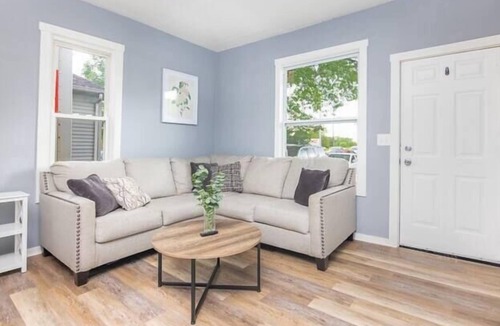 West Des Moines House | Valley Junction Gem: 2-BR Modern House w Parking