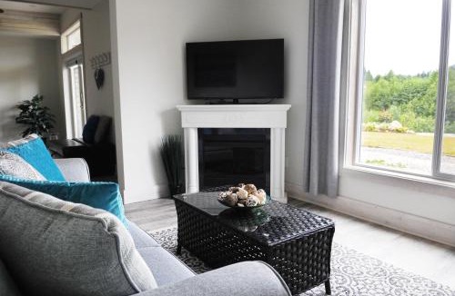 Lake Cowichan Apartment | Valley View