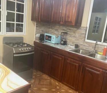 Trafalgar Apartment | Valley View Inn
