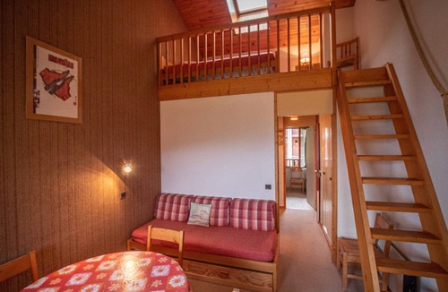 Valmorel Apartment | Valmorel: Cozy duplex at the foot of the slopes, balcony, pets allowed!