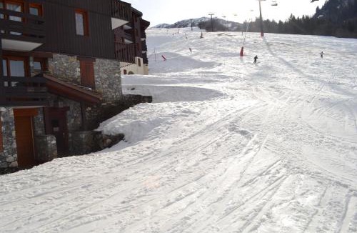 Valmorel Apartment | Valmorel Studio Skis aux pieds