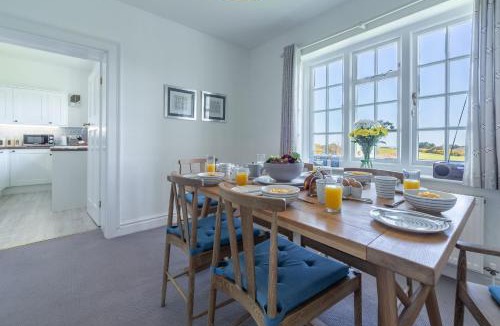 Cromer House | Valonia