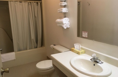 Marquette Hotel | Value Host Motor Inn