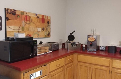 Charlotte Hotel | Value-Packed Stay Featuring Free Parking and Free Breakfast