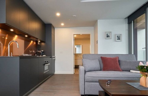 Downtown Vancouver Condo | Van House 1 bdrm Spectacular 1 bdrm condo with spacious deck view