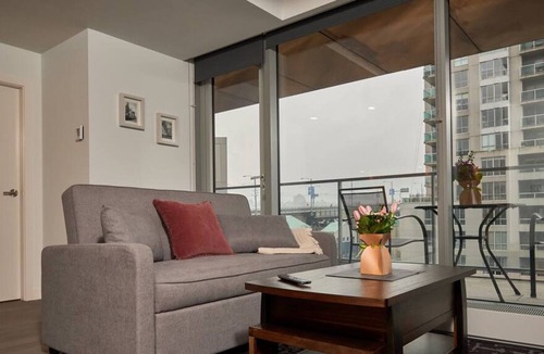 Downtown Vancouver Condo | Van House 1 bdrm Spectacular 1 bdrm condo with spacious deck view
