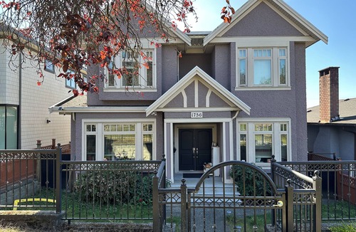 Fraserview House | VANCOUVER 2BR SUITE WITH PRIVATE ENTRANCE-NEAR YVR/DT/RMD-FREE PARKING