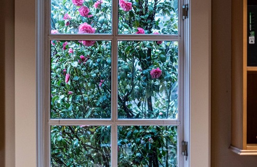 Kerrisdale Villa | Vancouver Golf Villa. - Private 5BR/6BA, w Golf Practice, Pet Friendly