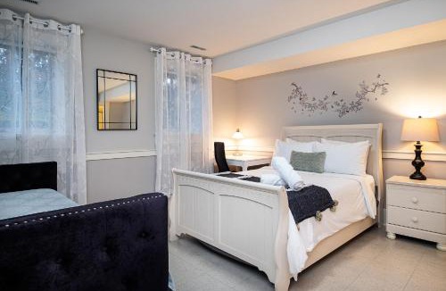 Kerrisdale Villa | Vancouver Golf Villa - Private Oasis