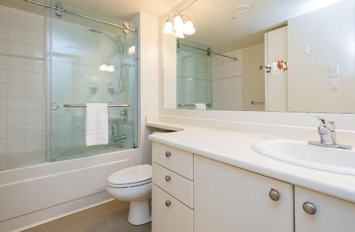 Kerrisdale Villa | Vancouver Golf Villa - Private Oasis