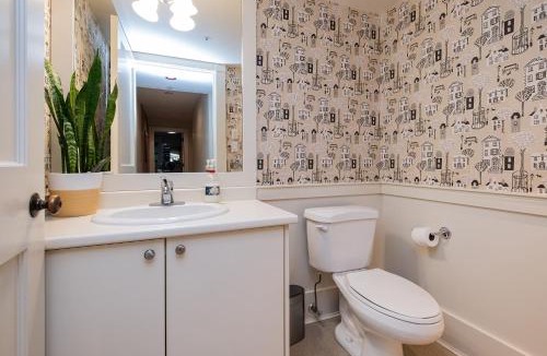 Kerrisdale Villa | Vancouver Golf Villa - Private Oasis