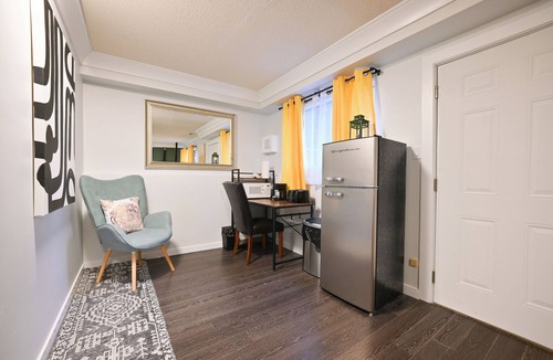 Dunbar Apartment | Vancouver/UBC 2BD Suite