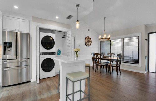 Pelican Bay House | Vanderbilt Beach Villa - Naples, FL