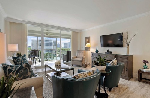 Vanderbilt Beach Condo | Vanderbilt Towers - Vanderbilt Beach - Bayside