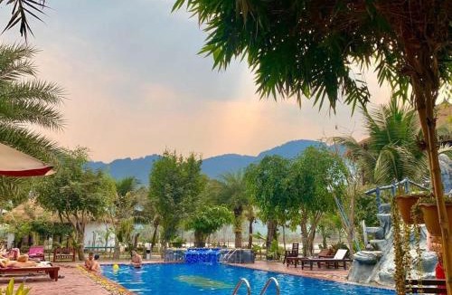 Vang Vieng Hotel | Vang Vieng Savanh Sunset View Resort