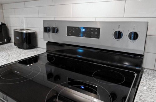 Newberry Apartment | Vanguard 2BD 12 - Two Bedroom Apartment, Sleeps 4