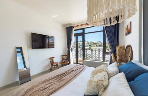 Vang Vieng Hotel | VangVieng Elegance Boutique Resort