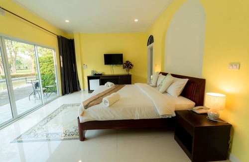 Ayutthaya Hotel | Vanida Resort - Halal
