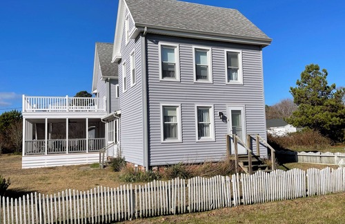 Deep Hole House | Vanity Fair - 4BR/2.5B w/lg screened in porch and decks! LINENS & TOWELS