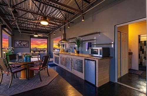 Arts District House | Vantage - Rooftop Patio - Heart of Old Town