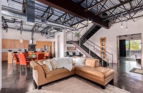 Arts District House | Vantage - Rooftop Patio - Heart of Old Town