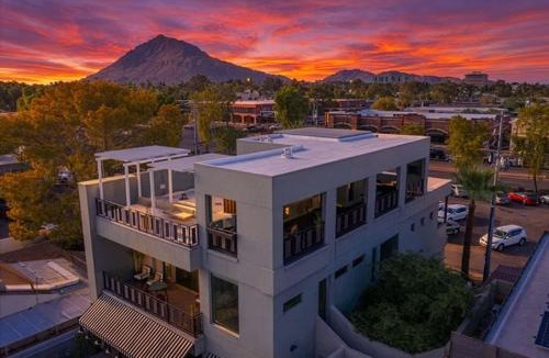 Arts District House | Vantage - Rooftop Patio - Heart of Old Town