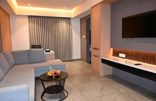 Katpadi Hotel | Vantara Suites