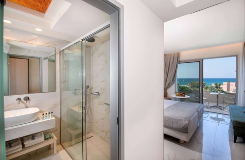 Paralia Kourna Hotel | Vantaris Luxury Beach Resort