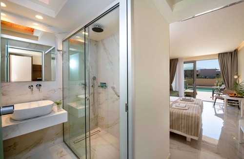 Paralia Kourna Hotel | Vantaris Luxury Beach Resort