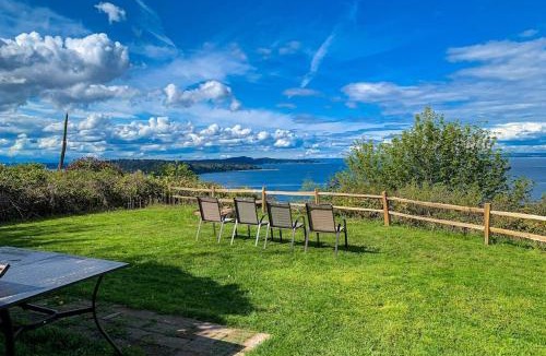 South Colby House | Vashon Island Retreat