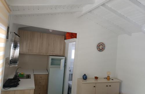 Nea Styra Apartment | Vasilis Studios