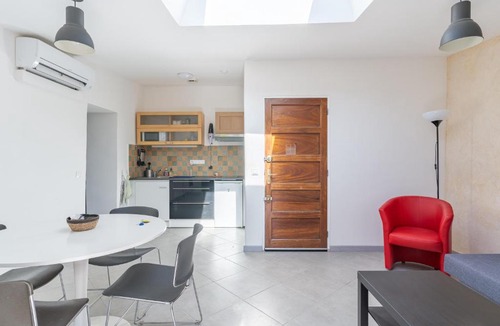 Charleval Apartment | Vaste appart de 45 m2 climatisé -n4