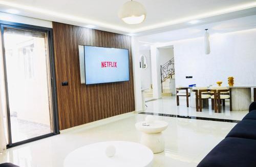 Gueliz Apartment | Vaste duplex neuf modernes et raffiné