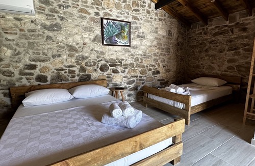 Ayvalik House | Vasvija Pansiyon