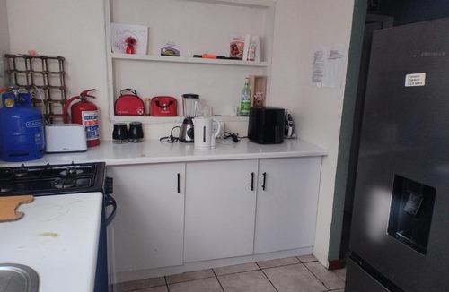 Eikenbosch House | VB Accomodation (STATION HOME)