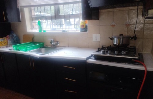 Eikenbosch House | VB Accomodation (STATION HOME)