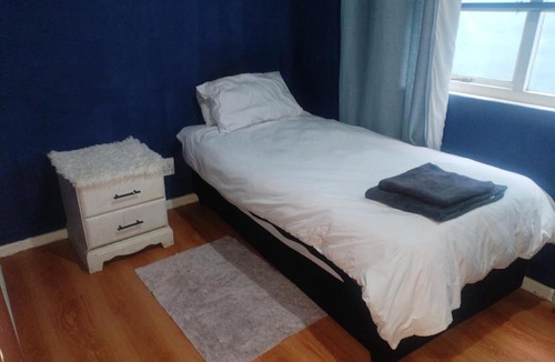 Eikenbosch House | VB Accomodation (STATION HOME)
