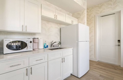 Coquina Gables Condo | Vecina - Book the entire 16 room complex!